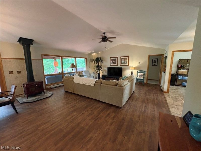 1091 Evening Star Drive, Roaming Shores, OH 44085 Photo 11