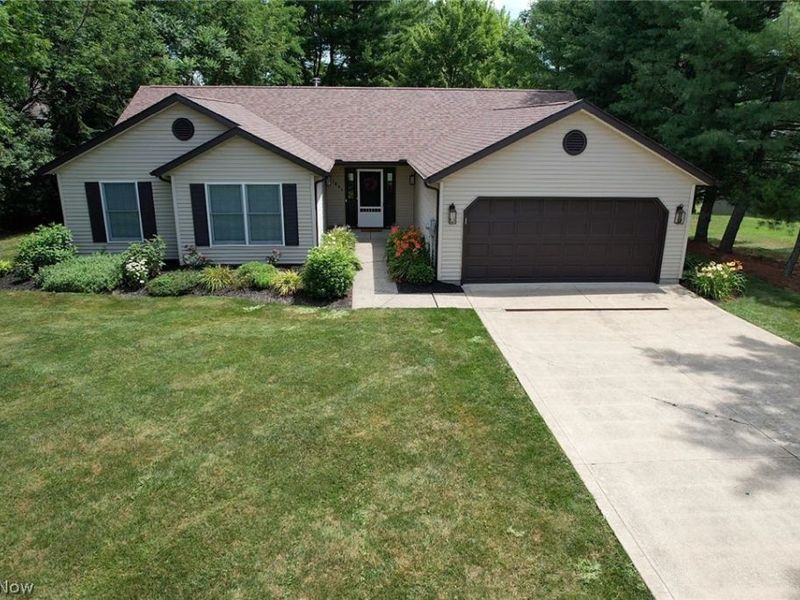 1091 Evening Star Drive, Roaming Shores, OH 44085 Photo 2