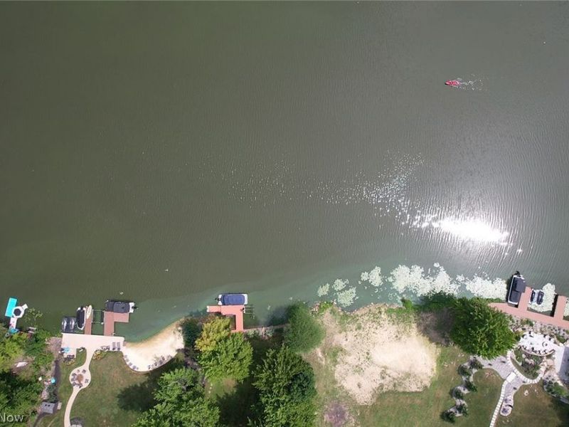 1091 Evening Star Drive, Roaming Shores, OH 44085 Photo 7
