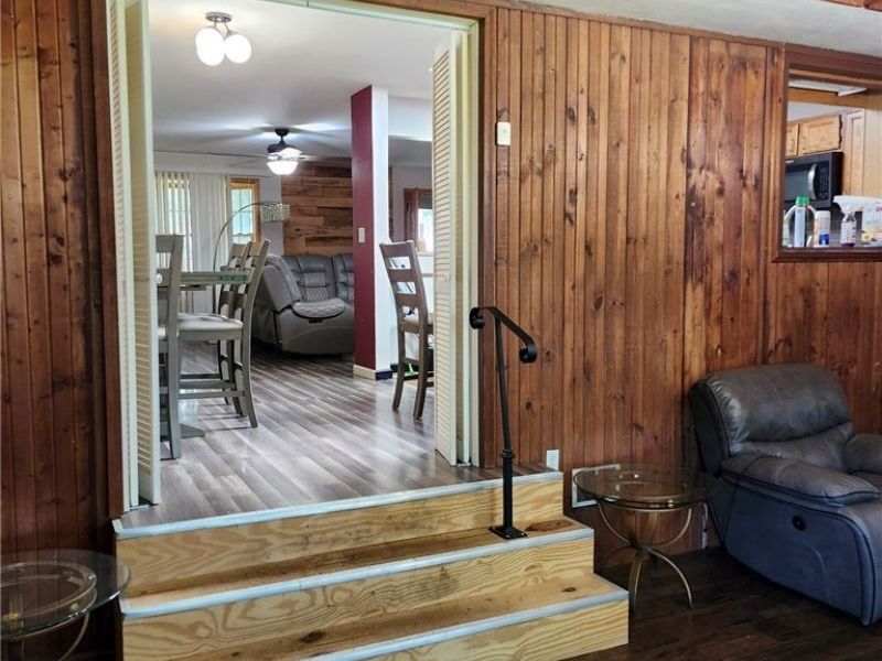 306 E Beech Street , Alliance, OH 44601 Photo 5