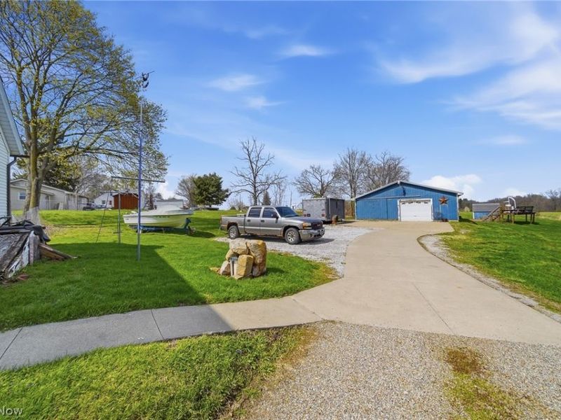 11275 Orrville Street NW, Massillon, OH 44647 Photo 3