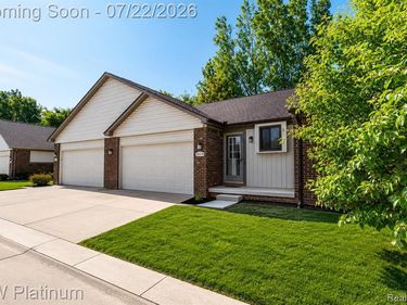 20478 Longwood Drive, Clinton Twp, MI 48038
