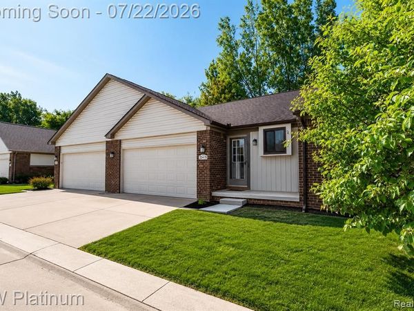 20478 Longwood Drive, Clinton Twp, MI 48038