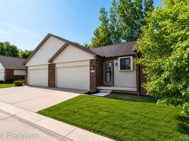20478 Longwood Drive, Unit 30, Clinton Township, Mi 48038