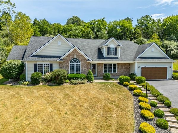 7359 Sachem Trail , Victor, NY 14564