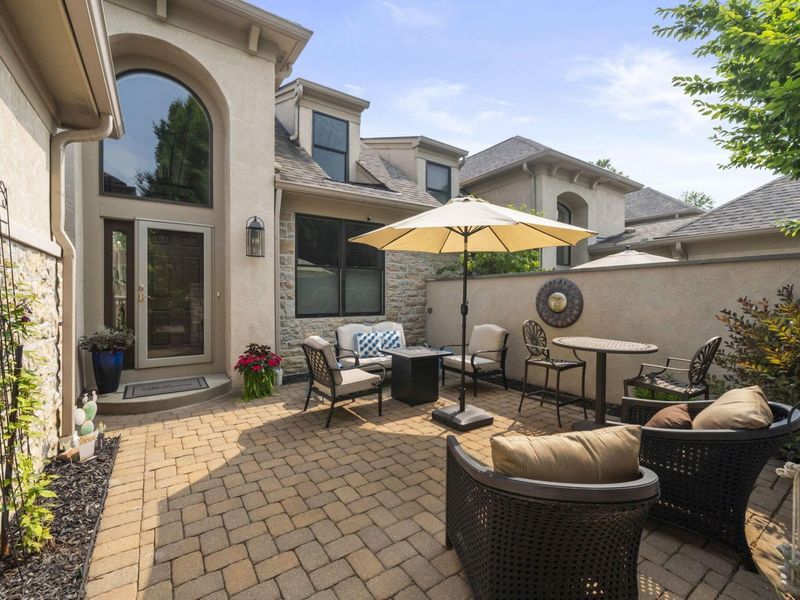 4922 Stonehaven Drive, Upper Arlington, OH 43220 Photo 1