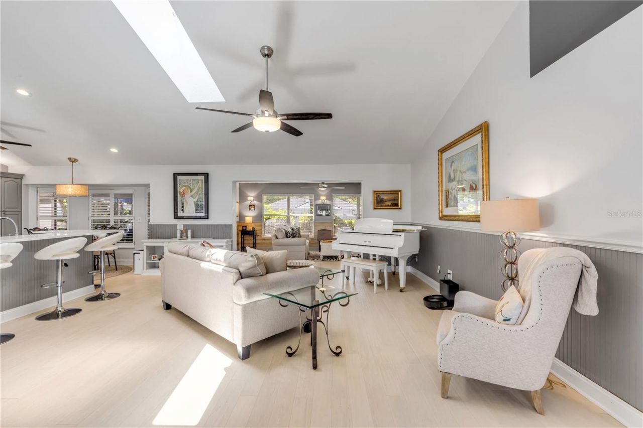 815 E 7th Avenue, New Smyrna Beach, FL 32169 Photo