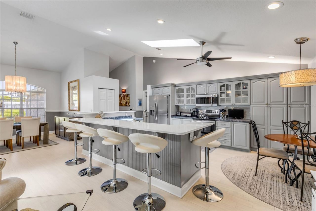 815 E 7th Avenue, New Smyrna Beach, FL 32169 Photo