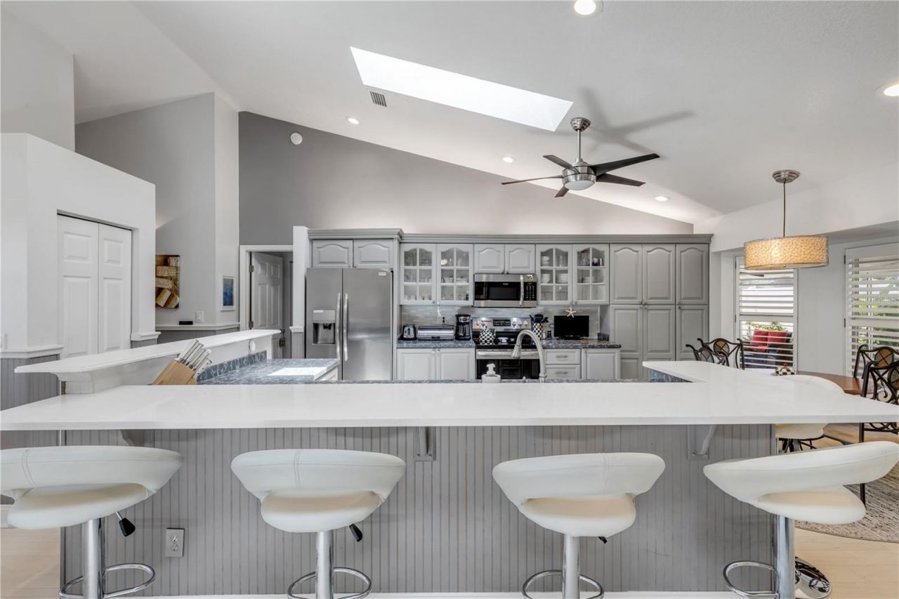 815 E 7th Avenue, New Smyrna Beach, FL 32169 Photo