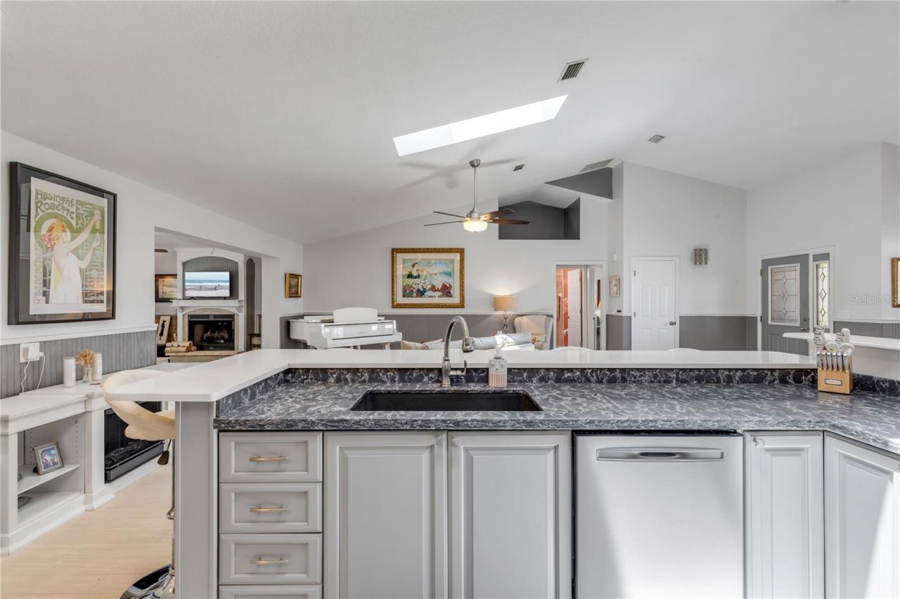 815 E 7th Avenue, New Smyrna Beach, FL 32169 Photo