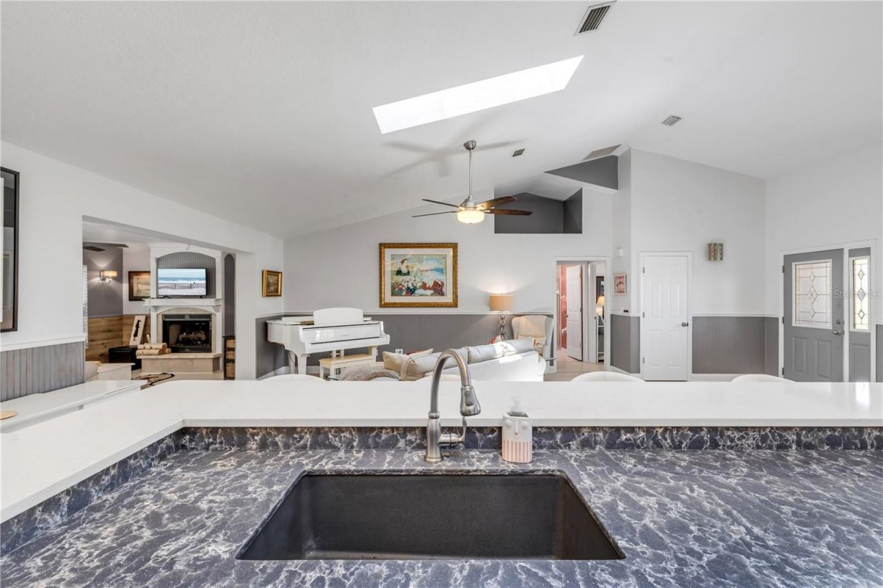 815 E 7th Avenue, New Smyrna Beach, FL 32169 Photo