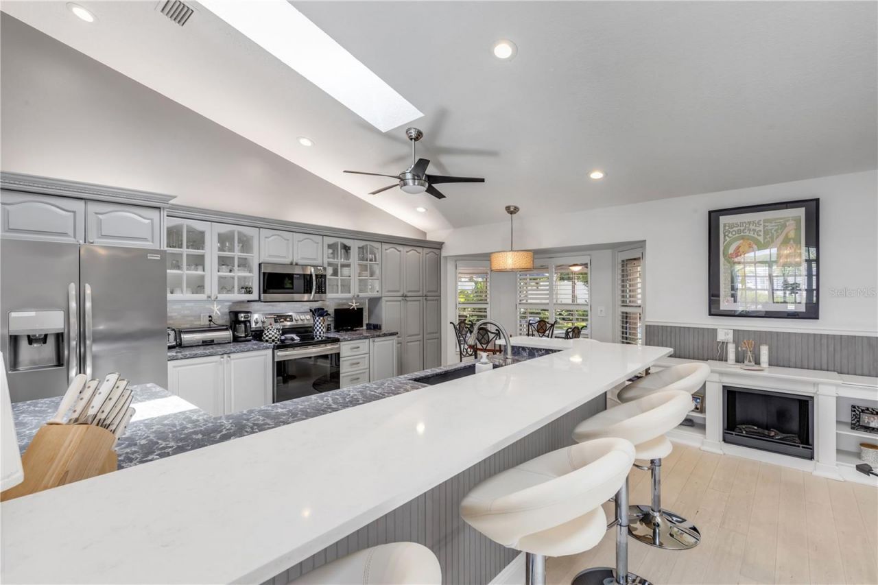 815 E 7th Avenue, New Smyrna Beach, FL 32169 Photo