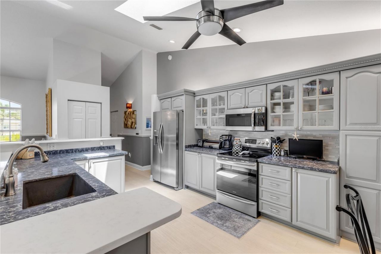 815 E 7th Avenue, New Smyrna Beach, FL 32169 Photo