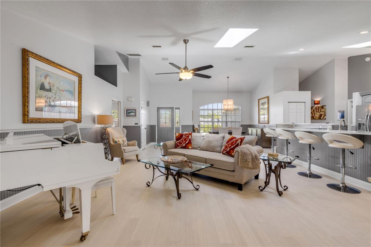815 E 7th Avenue, New Smyrna Beach, FL 32169 Photo