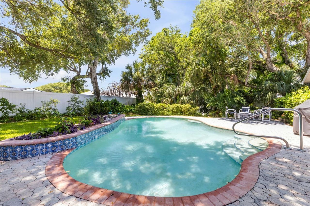 815 E 7th Avenue, New Smyrna Beach, FL 32169 Photo