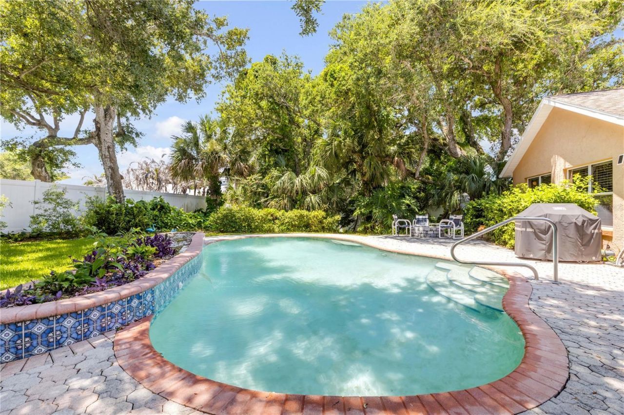 815 E 7th Avenue, New Smyrna Beach, FL 32169 Photo