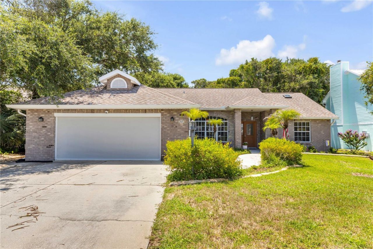 815 E 7th Avenue, New Smyrna Beach, FL 32169 Photo