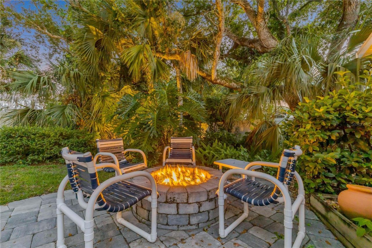 815 E 7th Avenue, New Smyrna Beach, FL 32169 Photo
