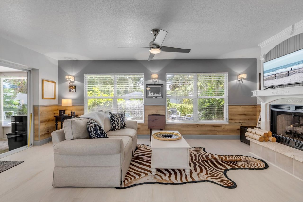 815 E 7th Avenue, New Smyrna Beach, FL 32169 Photo