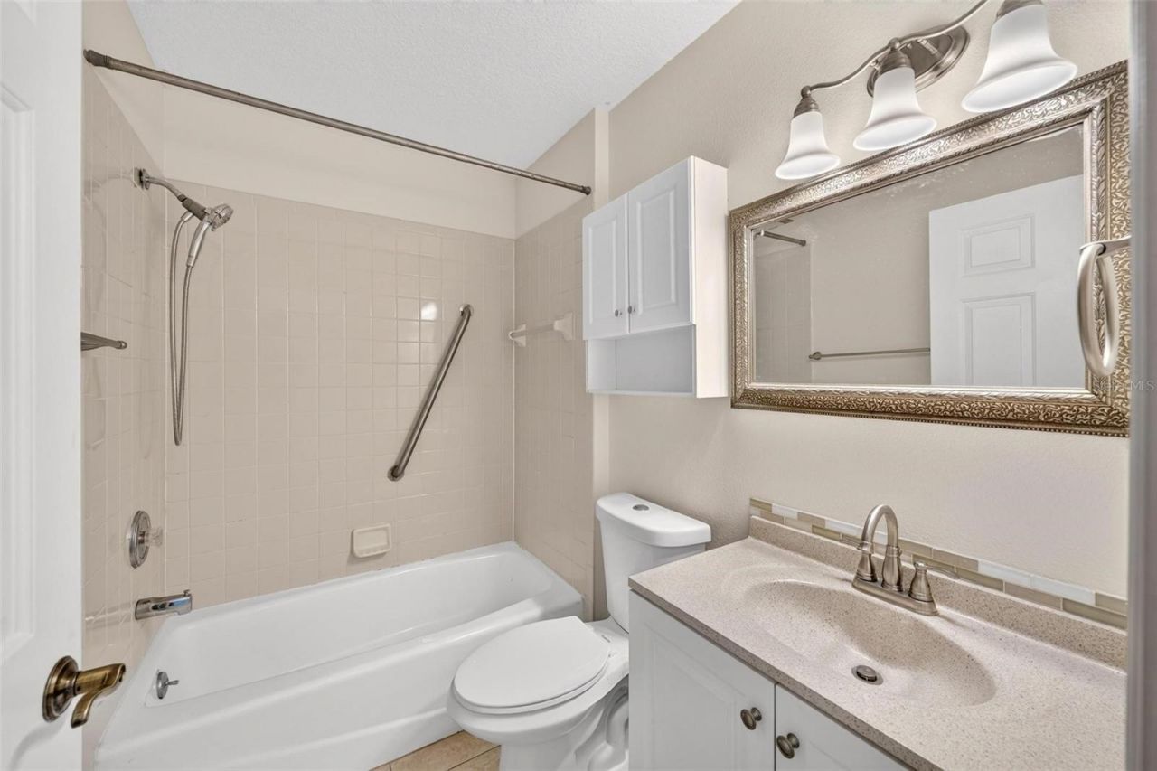 615 Juniper Way , Tavares, FL 32778 Photo