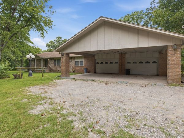 23212 W Coyote Trail, Sand Springs, OK 74063
