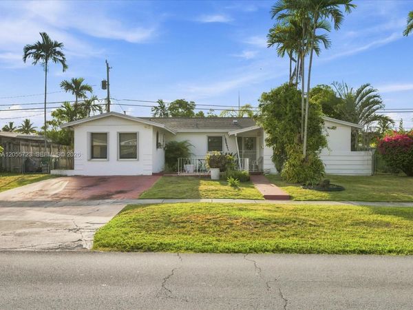 16621 SW 102nd Ave , Miami, FL 33157