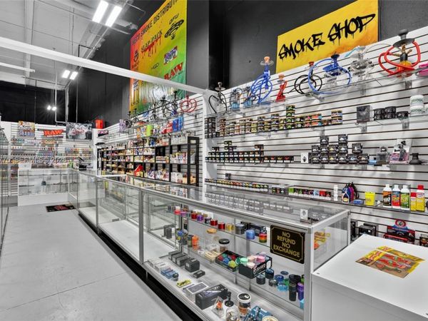Wholesale, Distribution and Smoke Shop for Sale in, Miami, FL 33126