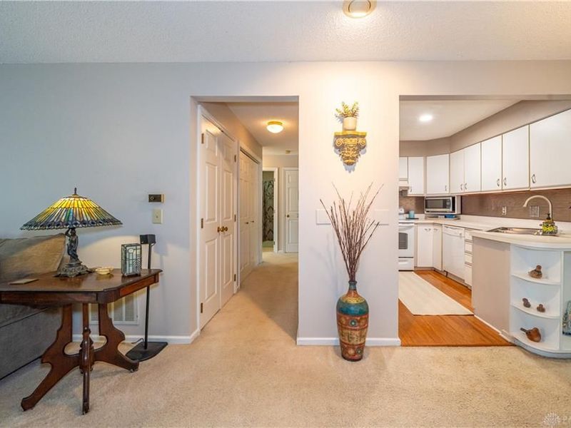 128 Bellaire Avenue, Unit 204, Dayton, OH 45420 Photo 12