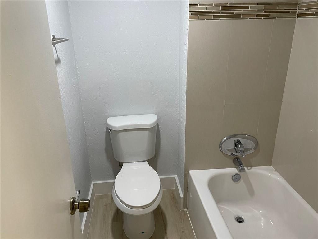 235 Lakeview Drive, Unit 102, Weston, FL 33326 Photo