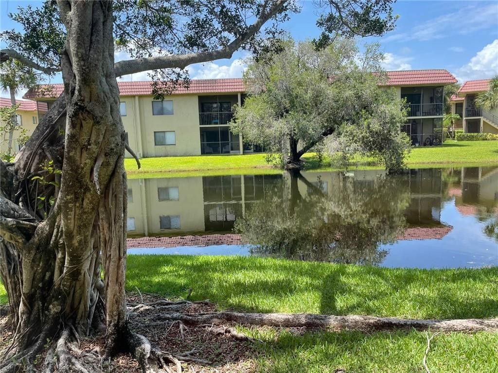 235 Lakeview Drive, Unit 102, Weston, FL 33326 Photo
