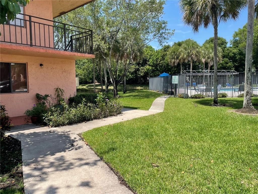 235 Lakeview Drive, Unit 102, Weston, FL 33326 Photo