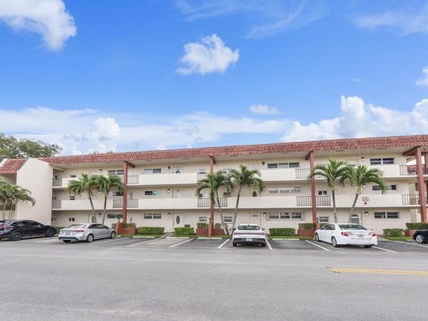 8990 S Hollybrook Boulevard, Unit 209, Pembroke Pines, FL 33025