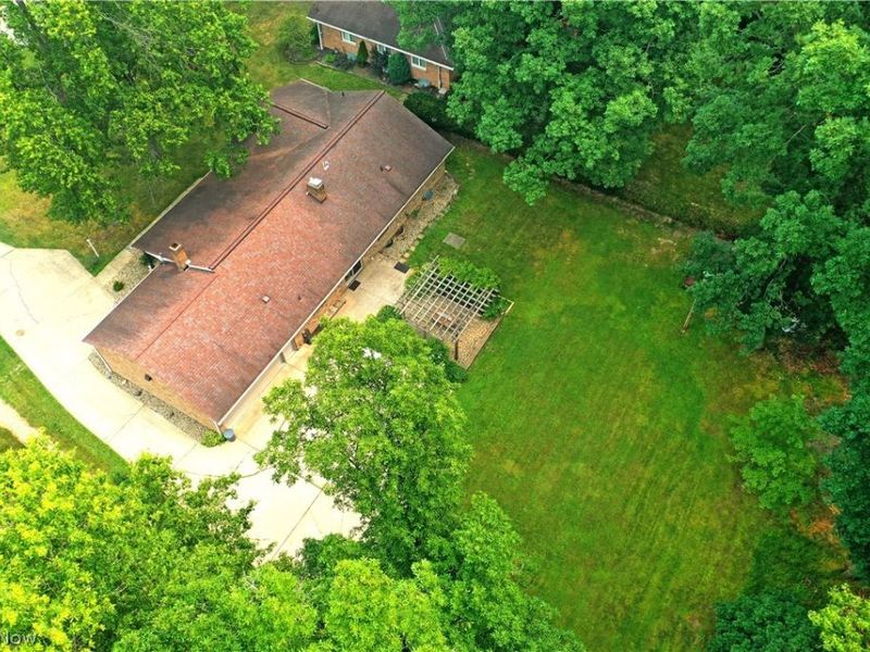 750 Blueberry Hill Drive, Canfield, OH 44406 Photo 4