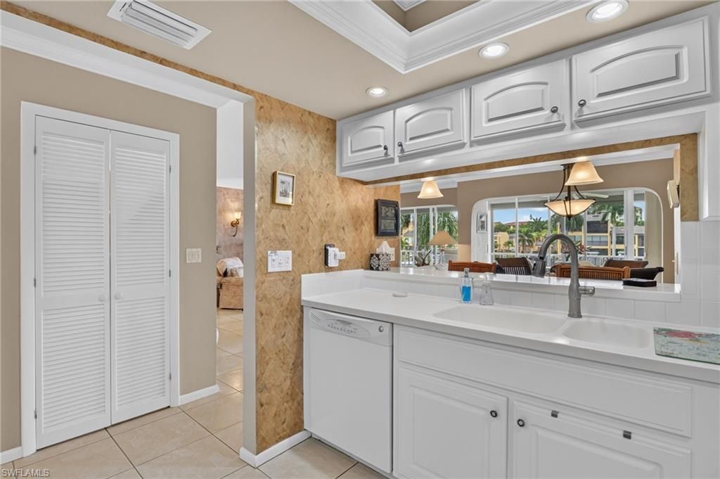 4025 SE 19th Pl , Unit 209, Cape Coral, FL 33904 Photo