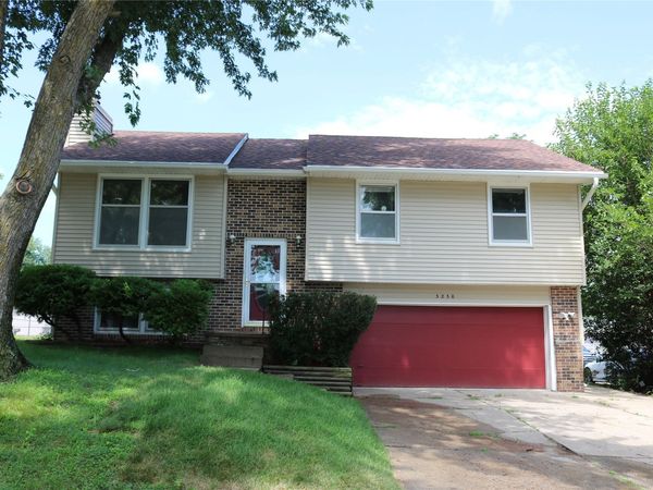 3230 SE 21st Street , Des Moines, IA 50320