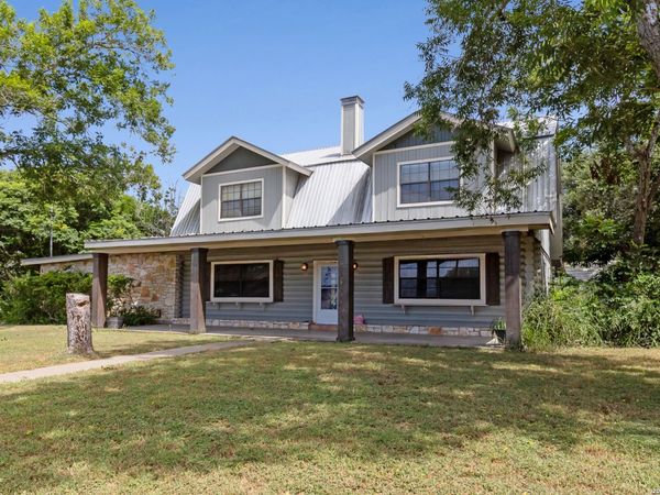 1535 W HOUSTON ST, Beeville, TX 78102