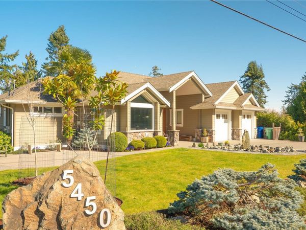 5450 Bayshore Dr , Nanaimo, BC V9V 1G9