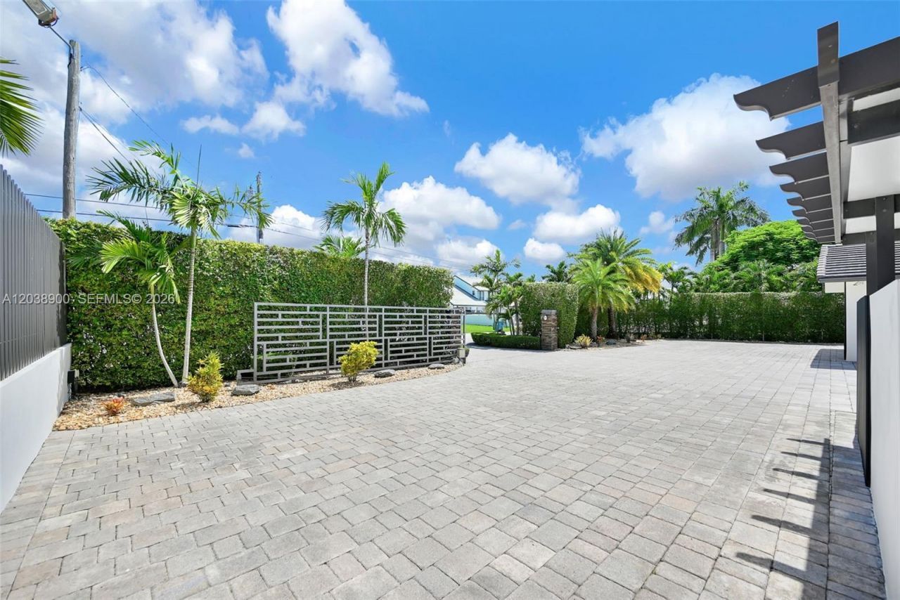 13800 SW 38th St , Miami, FL 33175 Photo