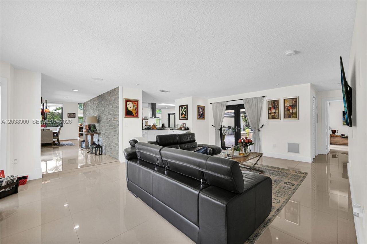13800 SW 38th St , Miami, FL 33175 Photo