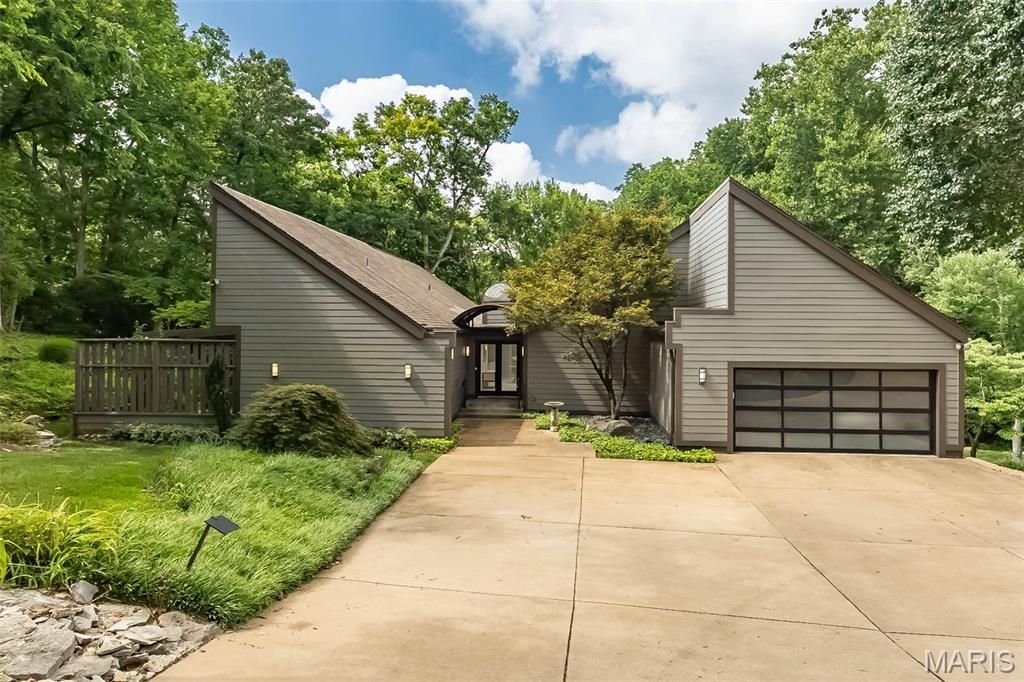 12420 Robyn Road , Sunset Hills, MO 63127 Main Photo