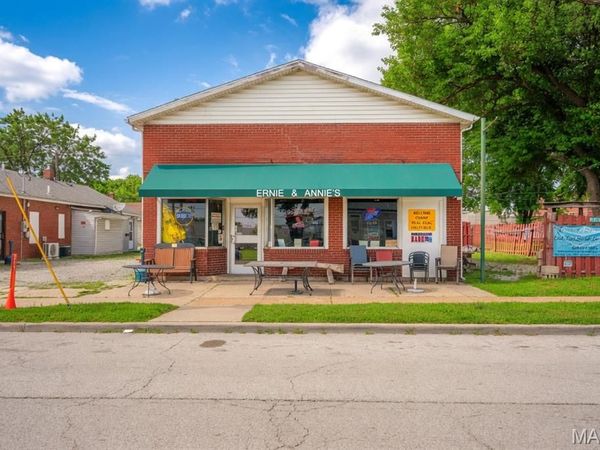 935 Niedringhaus Avenue , Granite City, IL 62040
