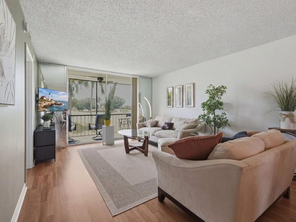 9823 S Hollybrook Lake Drive, Unit 206, Pembroke Pines, FL 33025