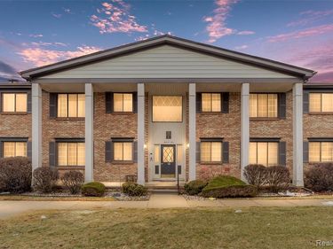 19729 Ridgemont Street , St. Clair Shores, MI 48080