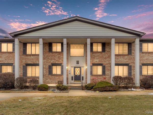 19729 Ridgemont Street, St. Clair Shores, MI 48080