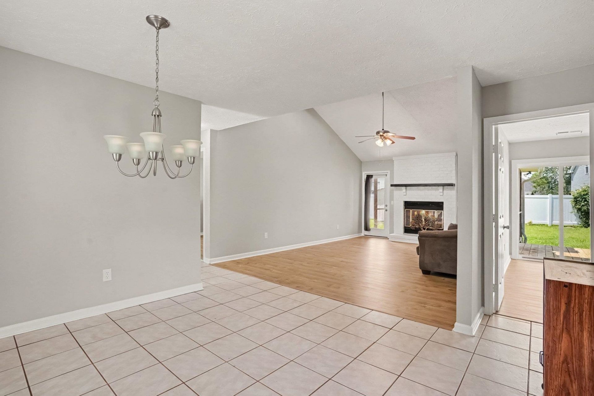 1057 Deer Run Ct. Photo 11