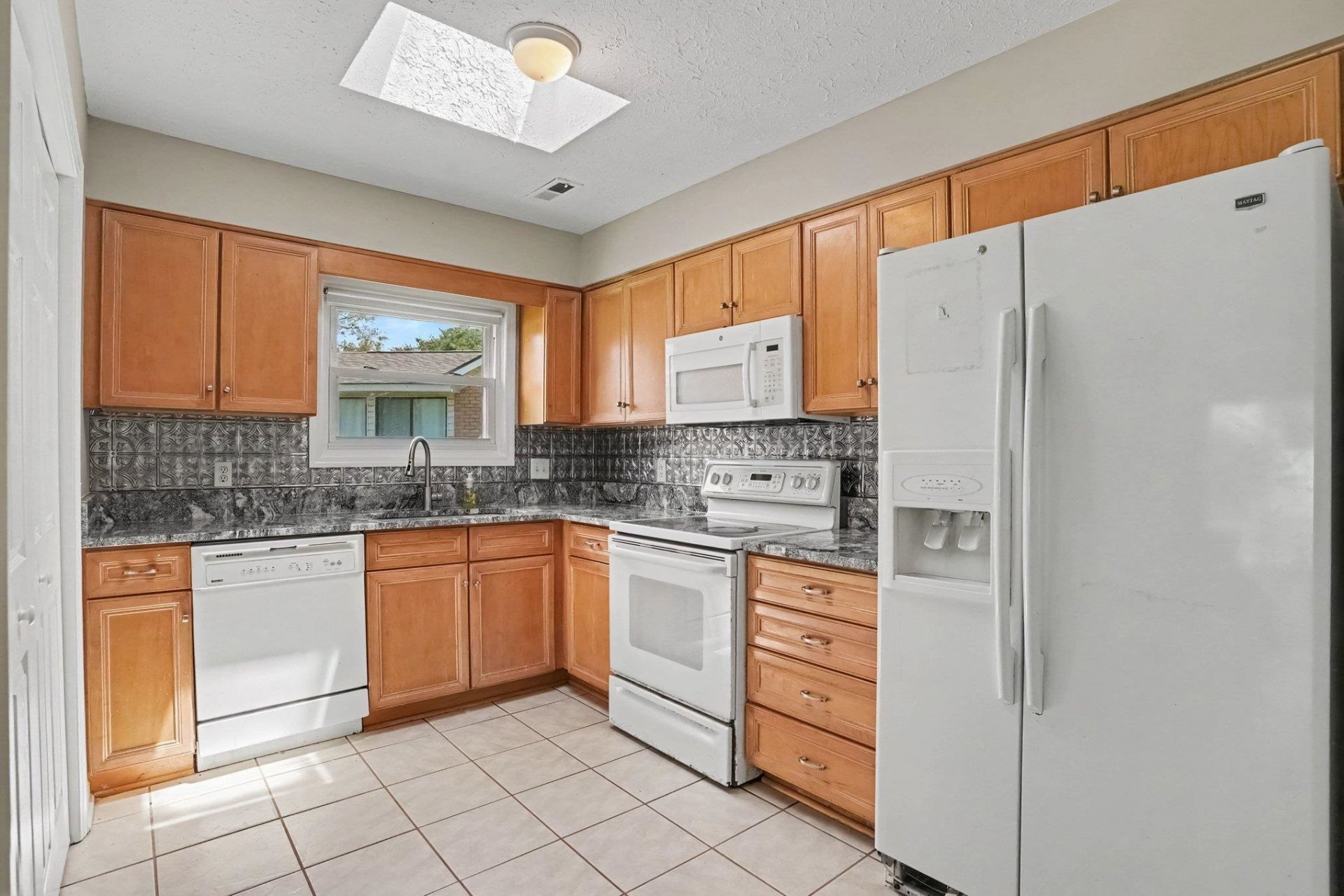 1057 Deer Run Ct.  Photo 4