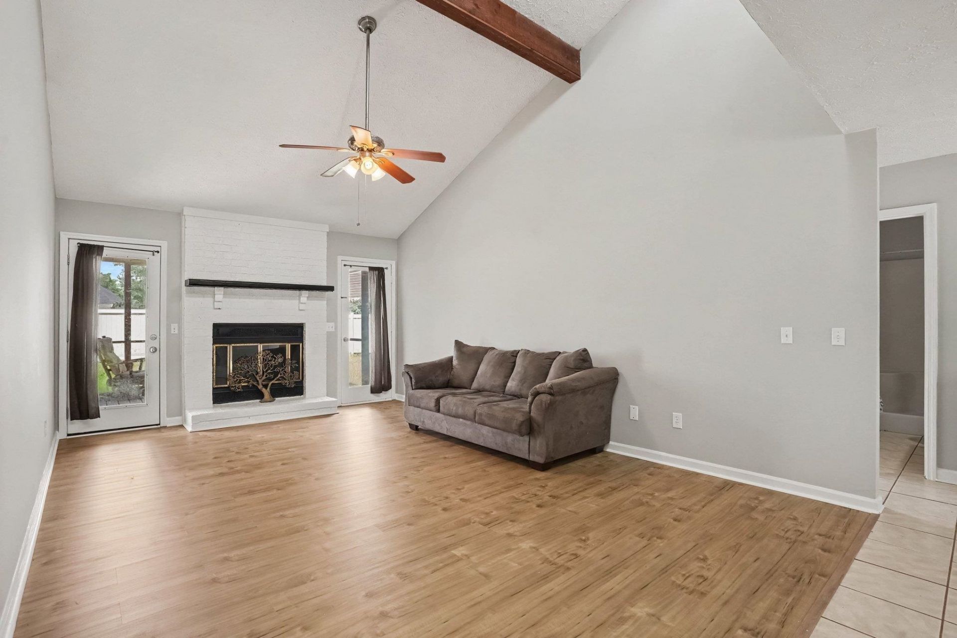 1057 Deer Run Ct. Photo 8