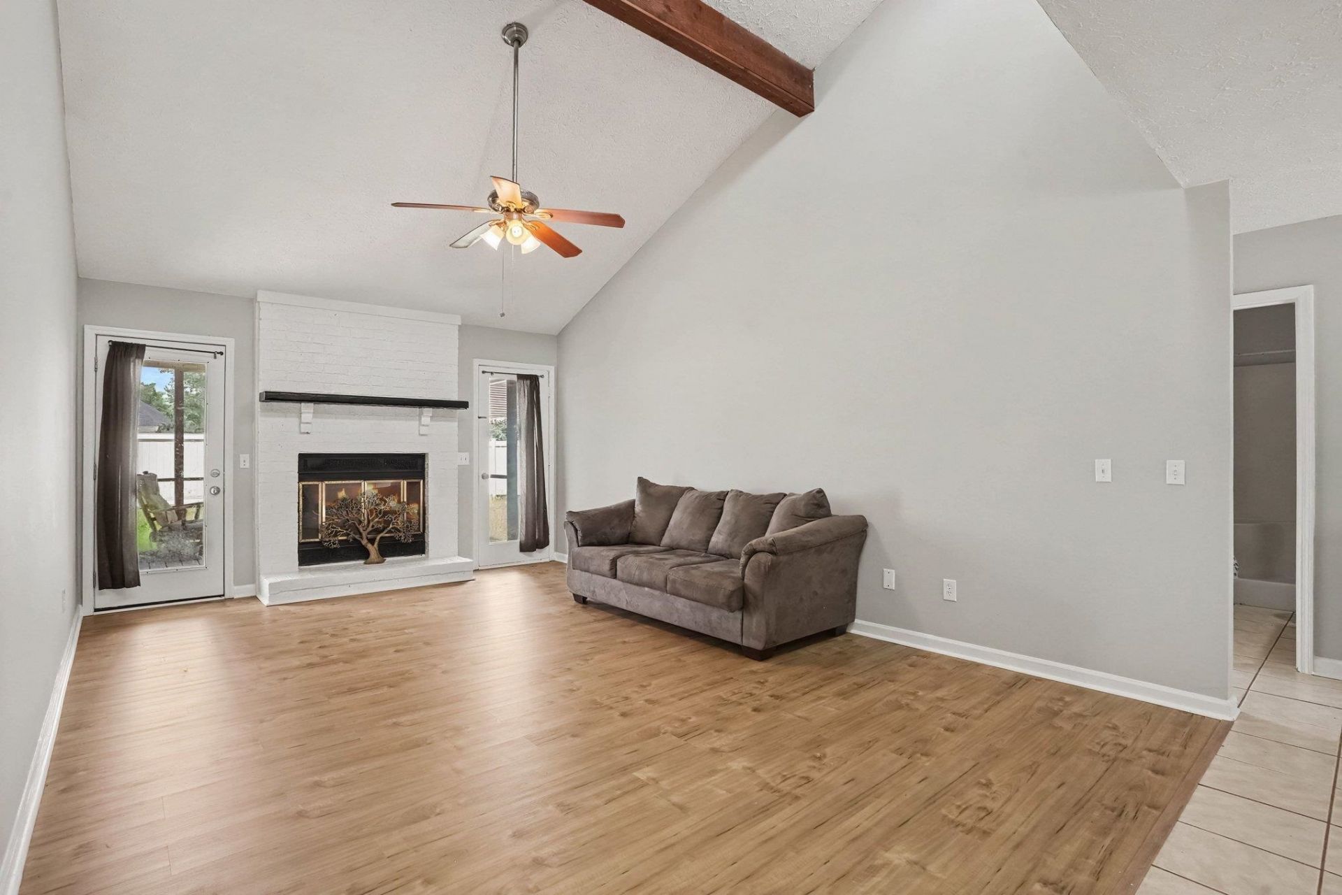 1057 Deer Run Ct. Photo 9