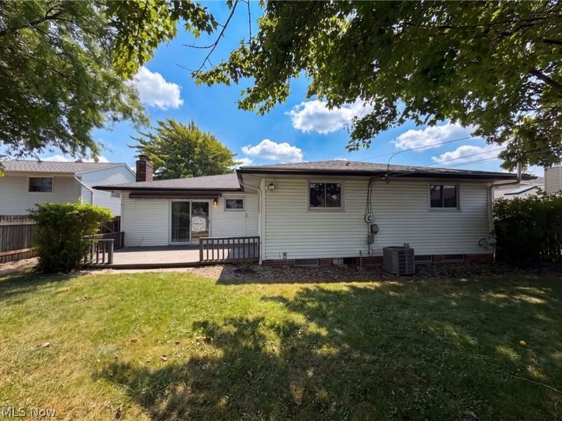 11500 Stormes Drive, Cleveland, OH 44130 Photo 5