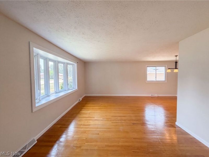 11500 Stormes Drive, Cleveland, OH 44130 Photo 7